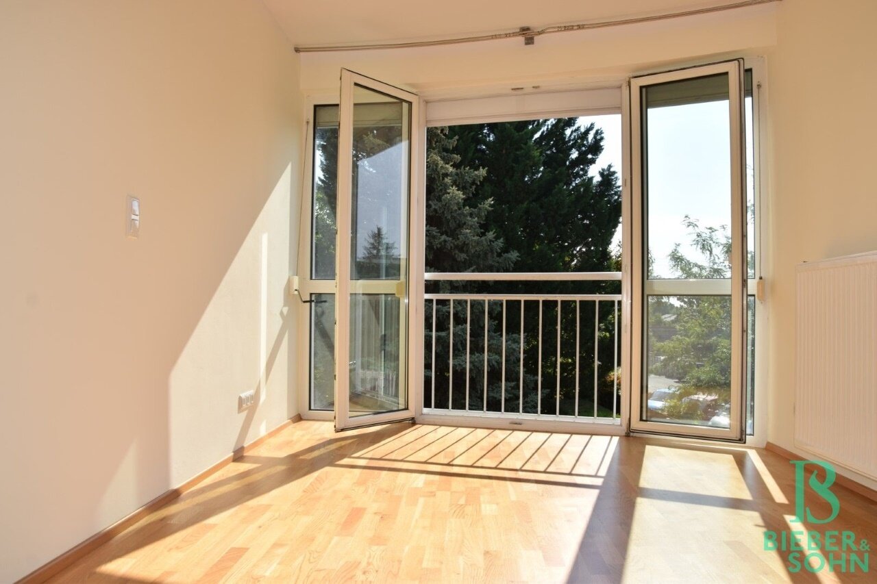 Wohnraum mit franz. Balkon Objekt-Ansicht: Wohnraum mit franz. Balkon