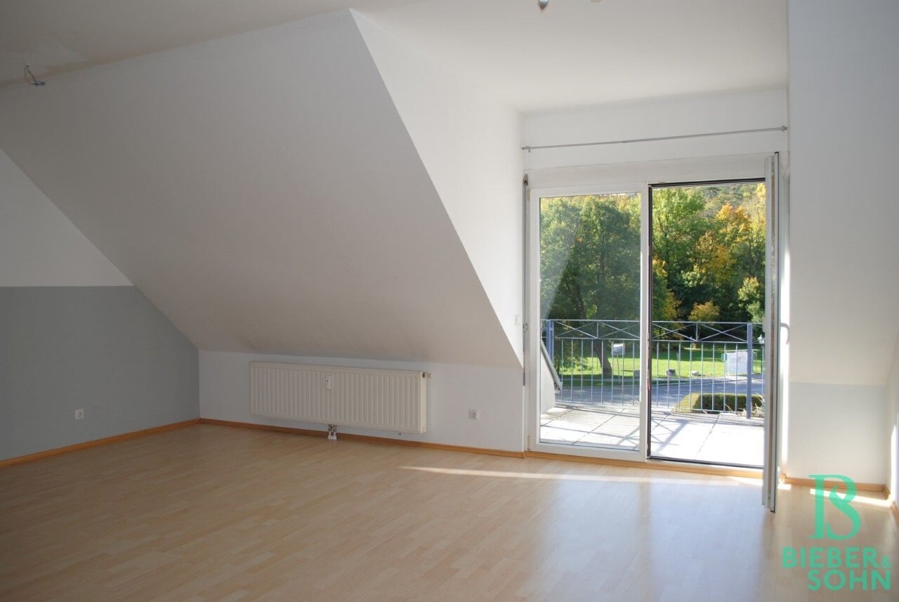 Objekt-Ansicht: Wohnbereich / Balkon